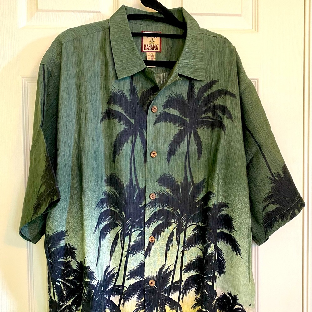 🎉HP🎉 NWOT Tommy Bahama large shirt